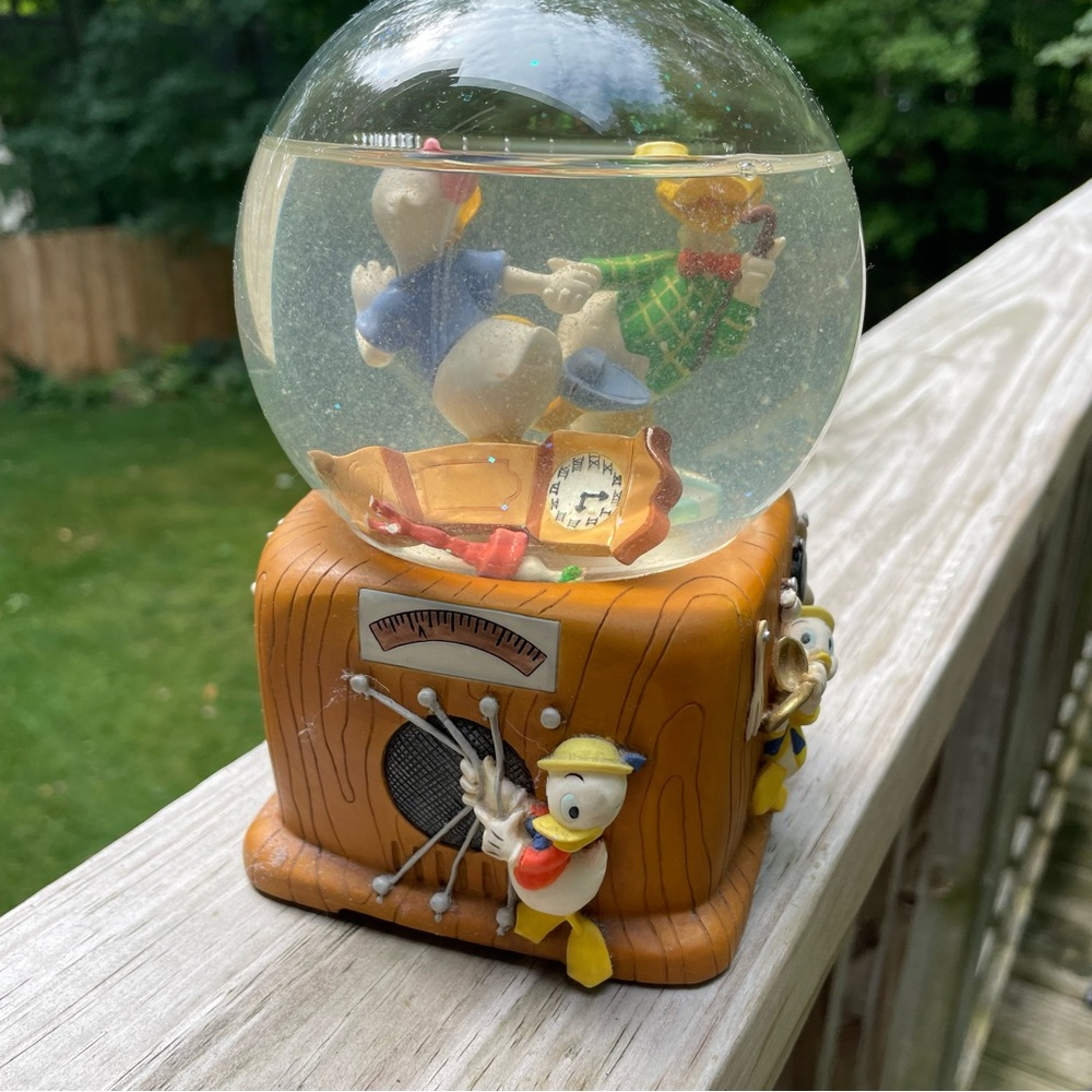 Vtg Disney Donald Daisy Duck Musical Snow Globe” In The Mood “ for PARTS ONLY